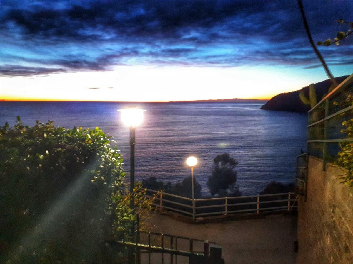 מונליה Appartamenti Enrica With Amazing View מראה חיצוני תמונה