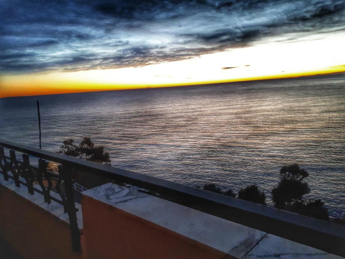 מונליה Appartamenti Enrica With Amazing View מראה חיצוני תמונה
