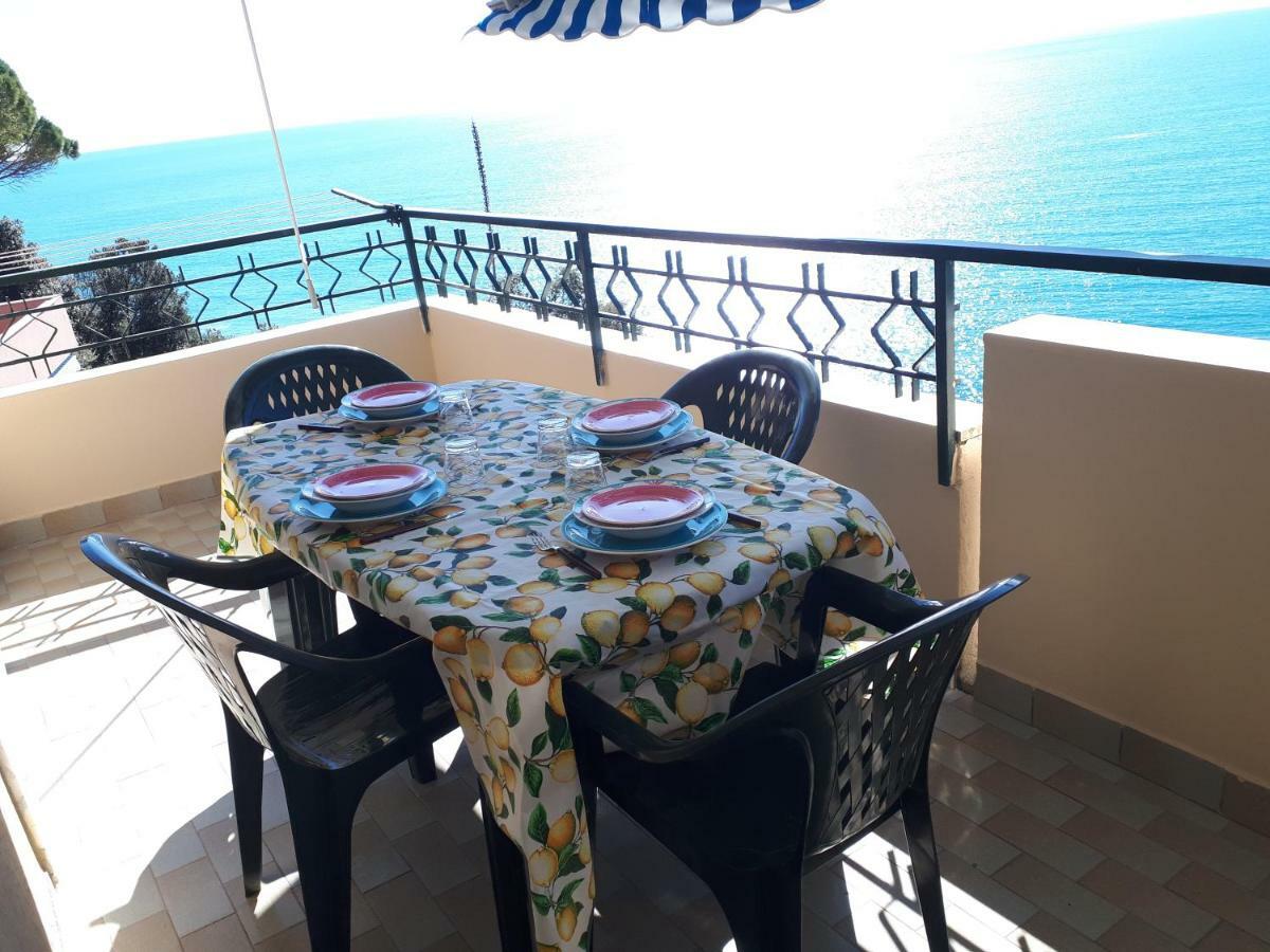 מונליה Appartamenti Enrica With Amazing View מראה חיצוני תמונה